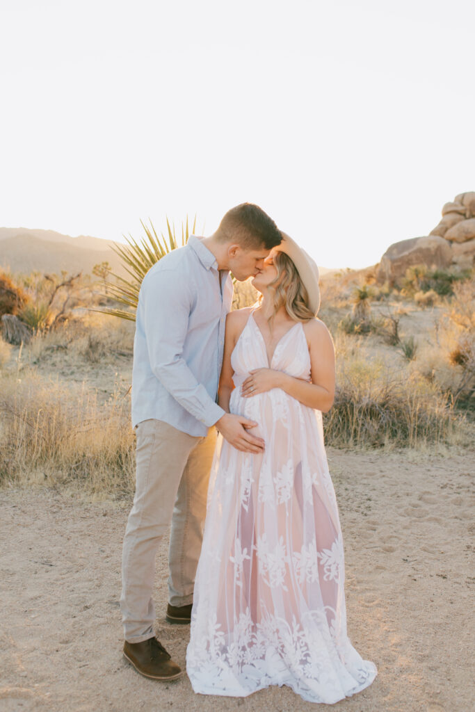 Outfits for your maternity session semi-casual flowy dress